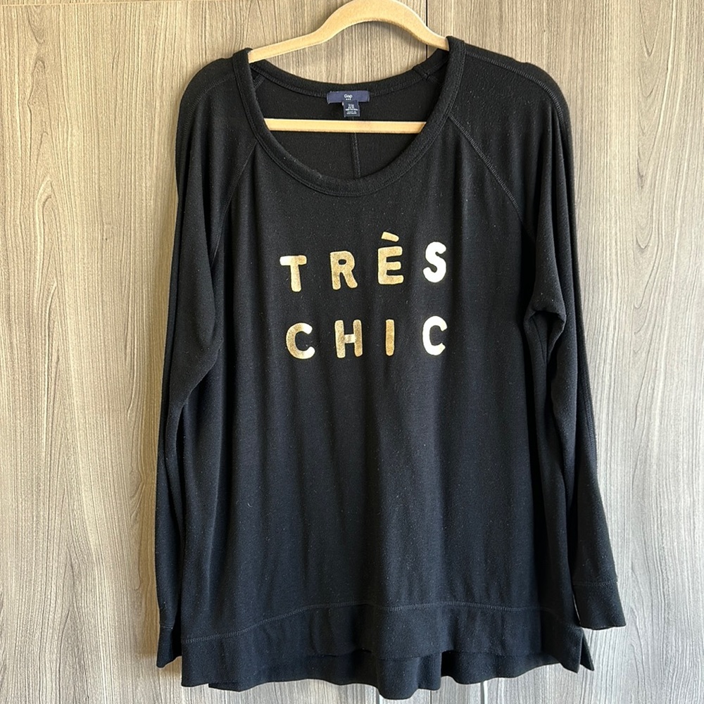Women’s black Tres Chic sweater
